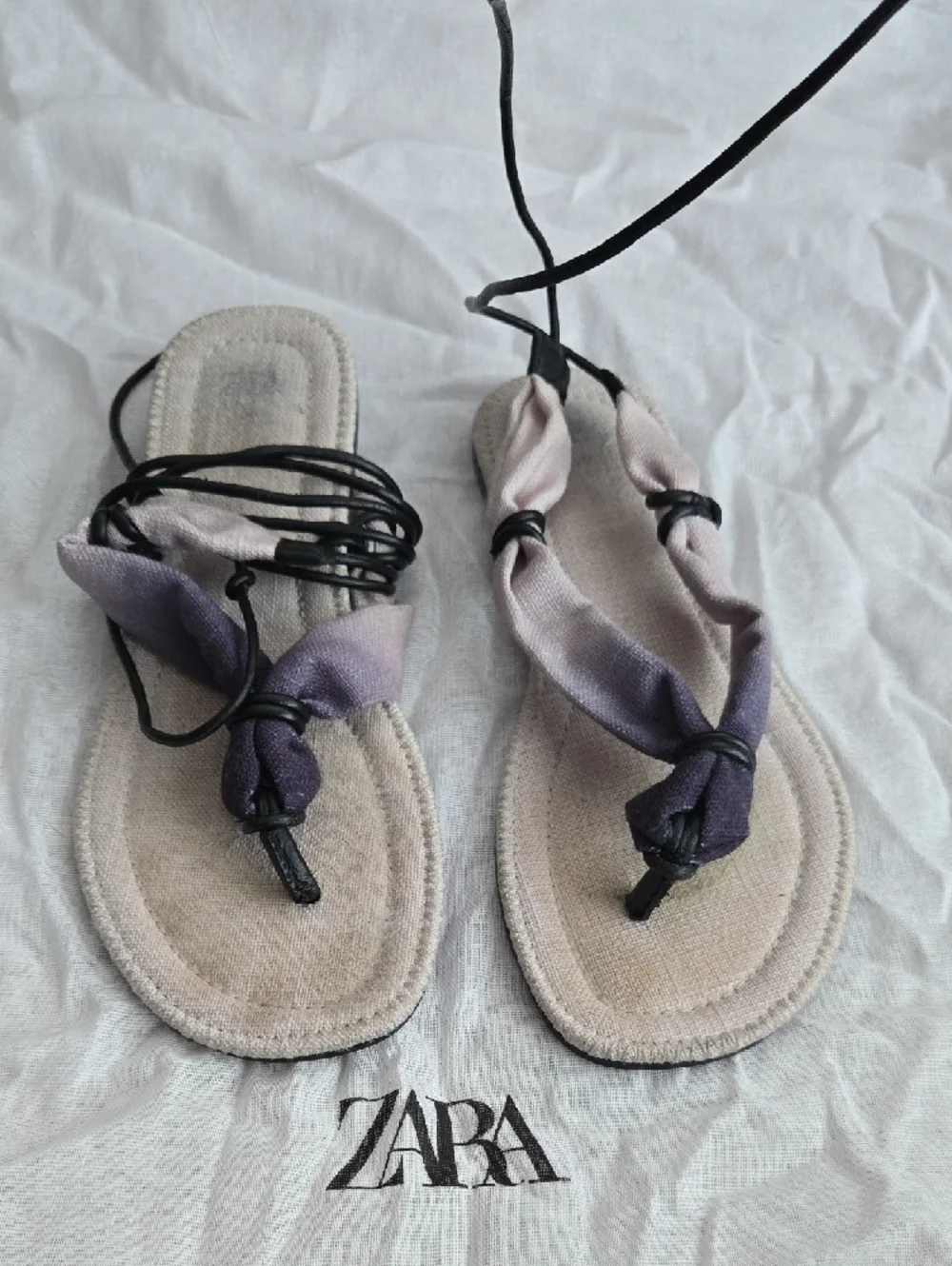 ZARA Ombre Lavender-to-Plum Tie Detail Sandals - Picture 3 of 3
